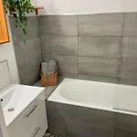 Appartement Climatisé Avec Wifi Au Calme Sur Le Port. *