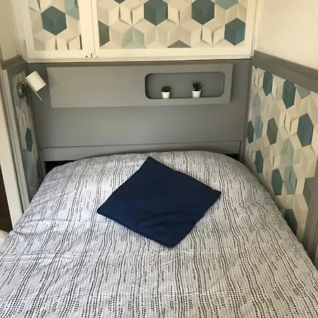 Climatise Avec Wifi Au Calme Sur Le Port. Hyères