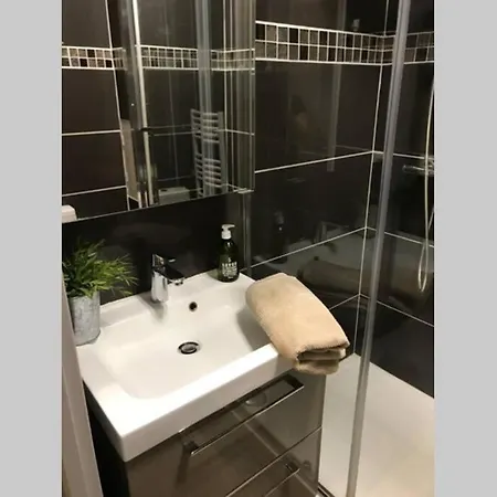 Climatise Avec Wifi Au Calme Sur Le Port. * Hyères