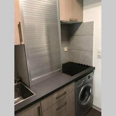 Apartment Climatise Avec Wifi Au Calme Sur Le Port. Hyères