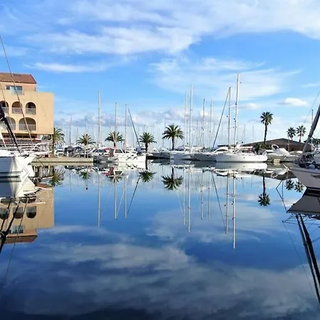 Climatise Avec Wifi Au Calme Sur Le Port. Apartament Hyères