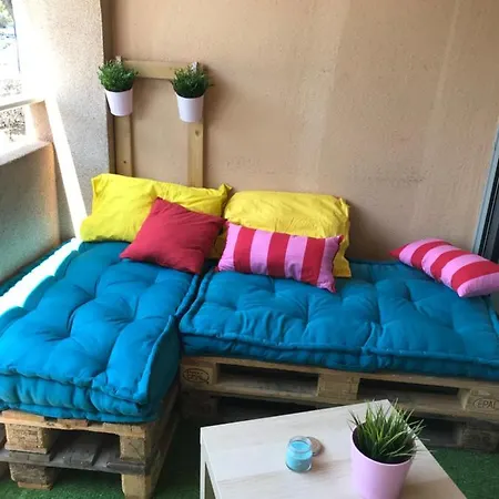 Apartment Climatise Avec Wifi Au Calme Sur Le Port. Hyères