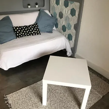 Climatise Avec Wifi Au Calme Sur Le Port. *