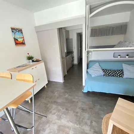 Apartment Climatise Avec Wifi Au Calme Sur Le Port. *