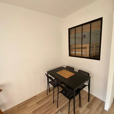 Climatise Avec Wifi Au Calme Sur Le Port. * Hyères