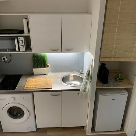 Climatise Avec Wifi Au Calme Sur Le Port. * Hyères