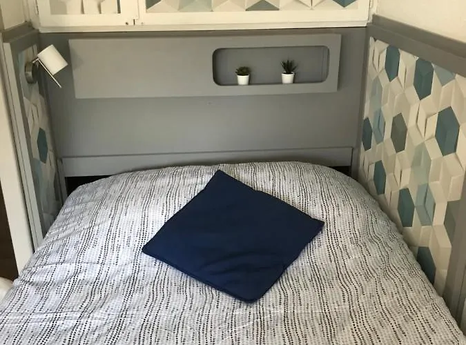 Climatise Avec Wifi Au Calme Sur Le Port. Hyères