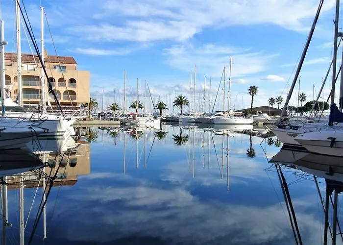 Climatise Avec Wifi Au Calme Sur Le Port. Apartman Hyères
