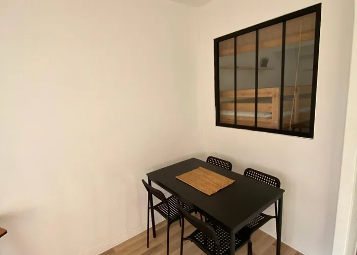 Climatise Avec Wifi Au Calme Sur Le Port. * Hyères