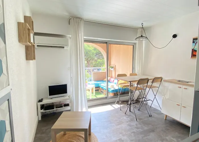 Climatise Avec Wifi Au Calme Sur Le Port. * Hyères