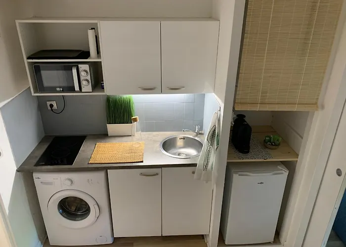 Climatise Avec Wifi Au Calme Sur Le Port. * Hyères