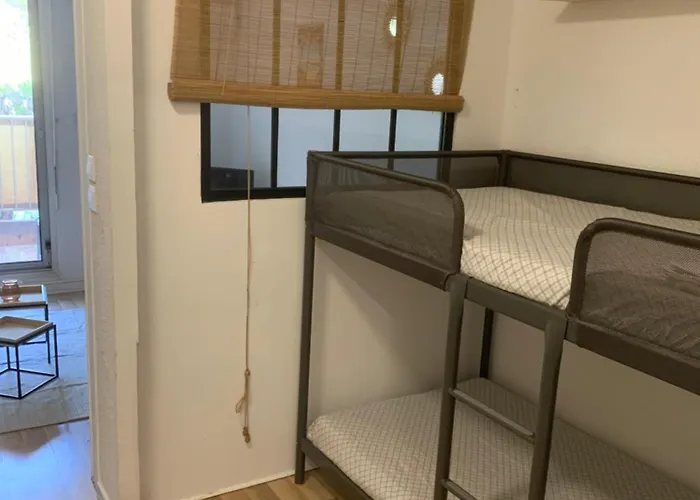 Apartman Climatise Avec Wifi Au Calme Sur Le Port. Hyères